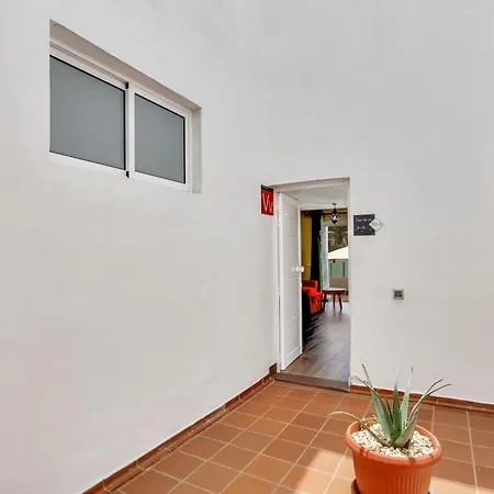 Casa Del Sol, Beautiful Terrace, Fast Wi-fi, Pool Costa Adeje (Tenerife)